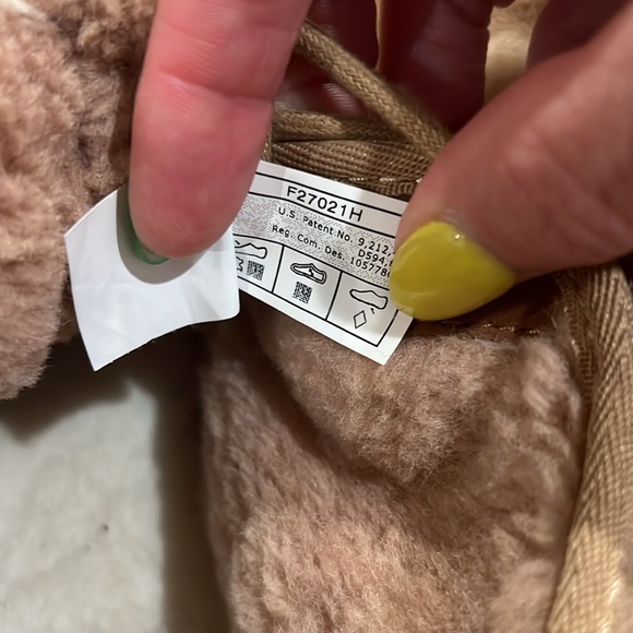NWOT Furry Ugg Shoes - Picture 5 of 8